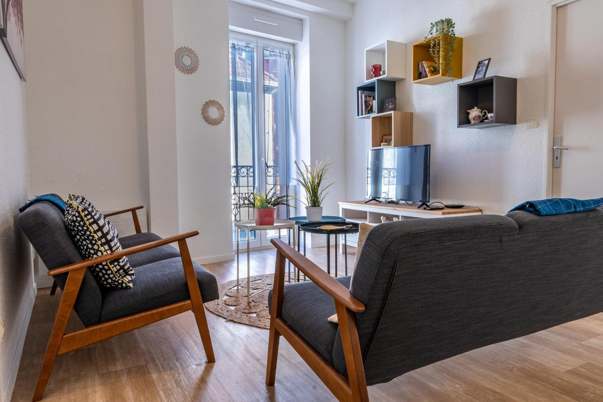 LE LYS- Appartement T3 tout equipé, vue imprenable sur le château de lourdes Exterior foto