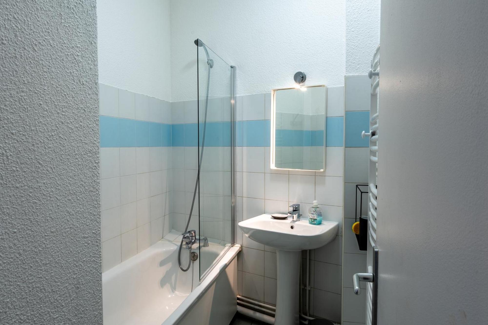 LE LYS- Appartement T3 tout equipé, vue imprenable sur le château de lourdes Exterior foto